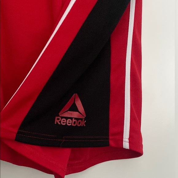 Men's Reebok Red and Black Athletic Shorts Side Pockets size Large - Picture 2 of 6